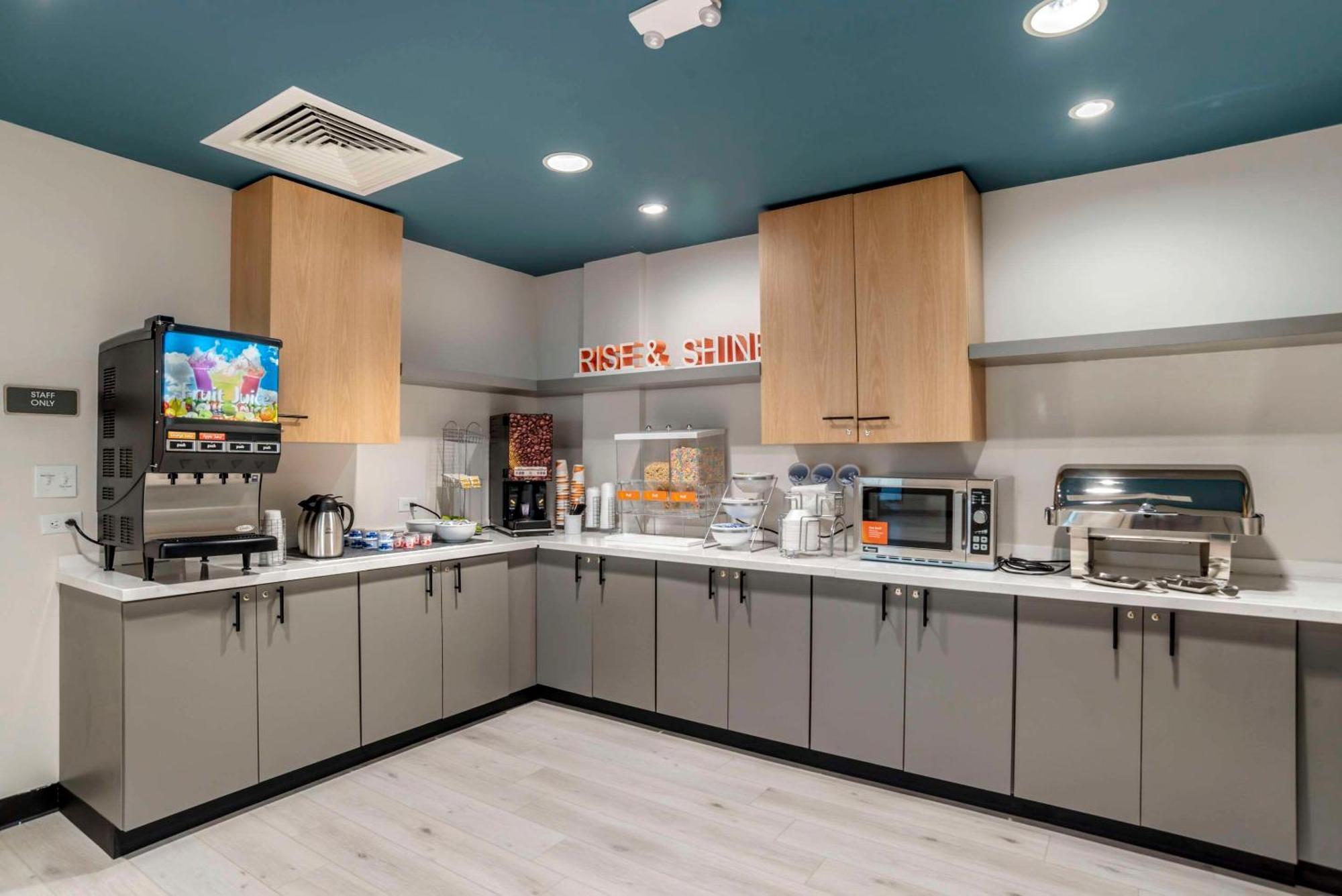 Comfort Inn & Suites Panama City Beach - Pier Park Area Экстерьер фото