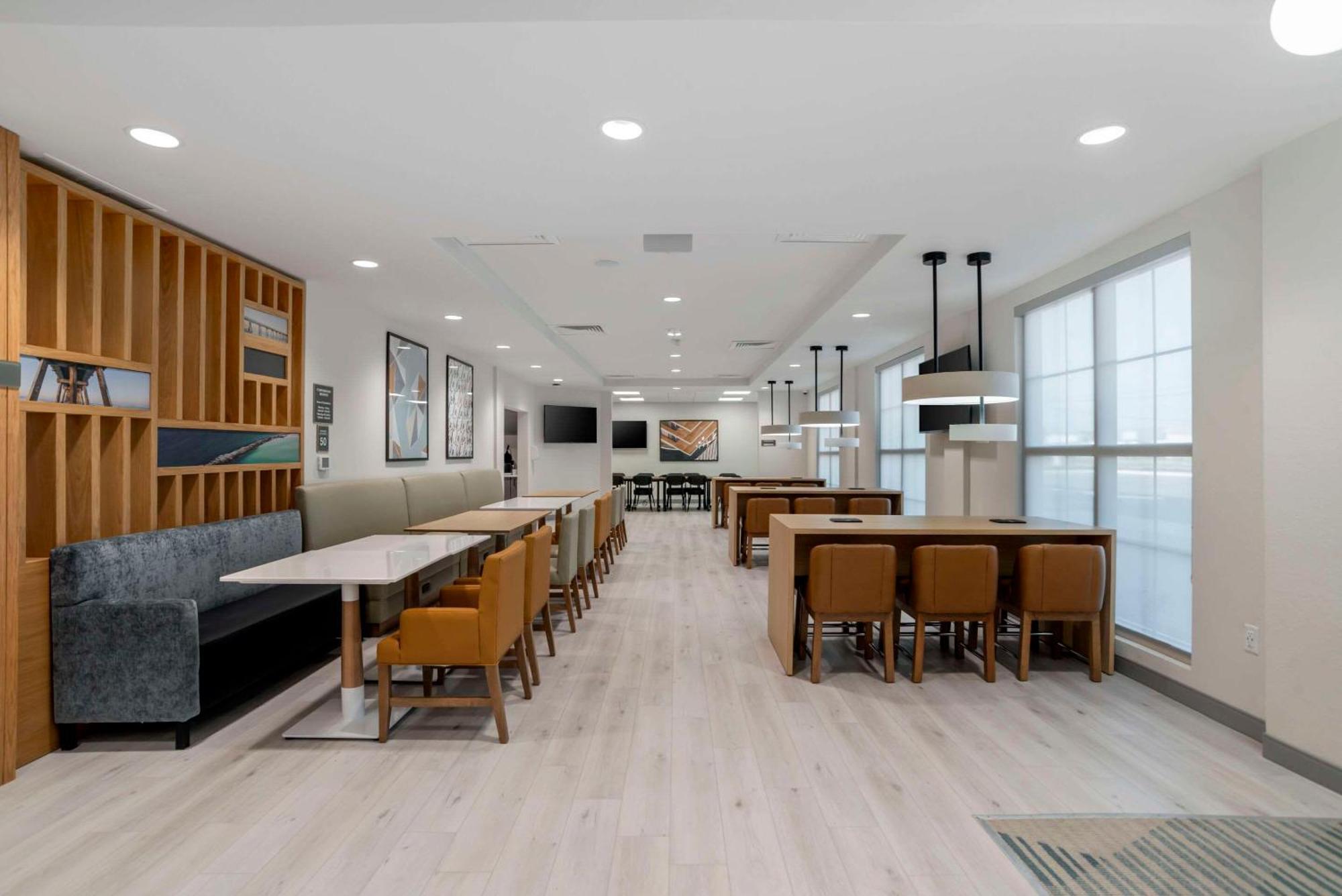 Comfort Inn & Suites Panama City Beach - Pier Park Area Экстерьер фото