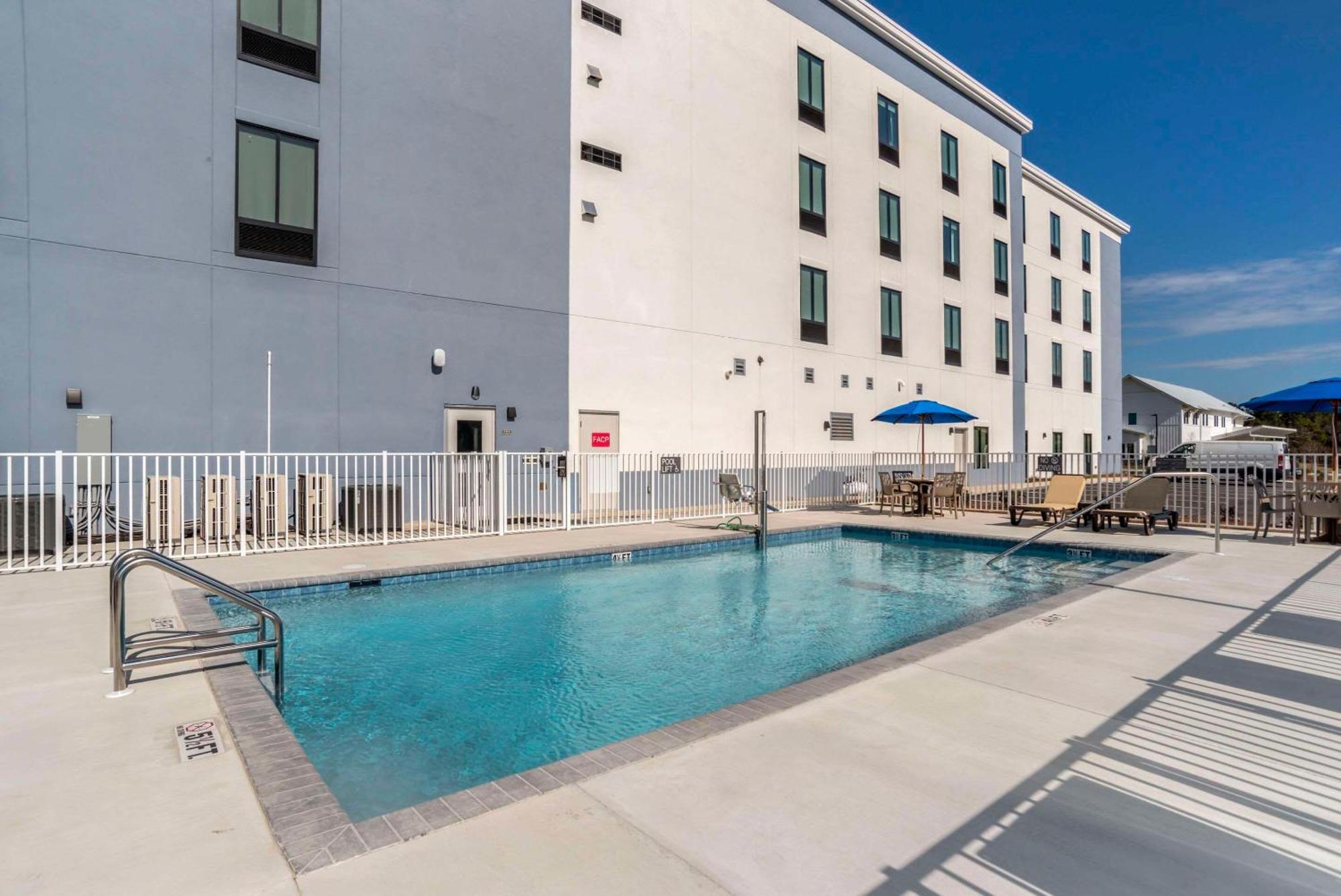 Comfort Inn & Suites Panama City Beach - Pier Park Area Экстерьер фото